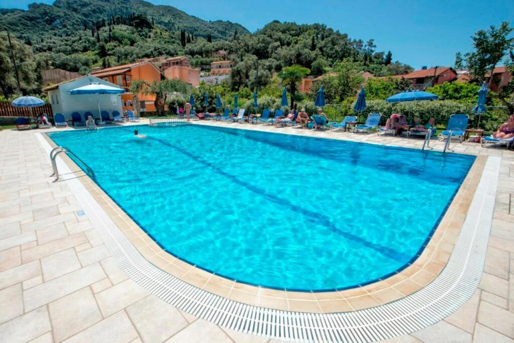 Mike'S Apartments Agios Gordios  Dış mekan fotoğraf