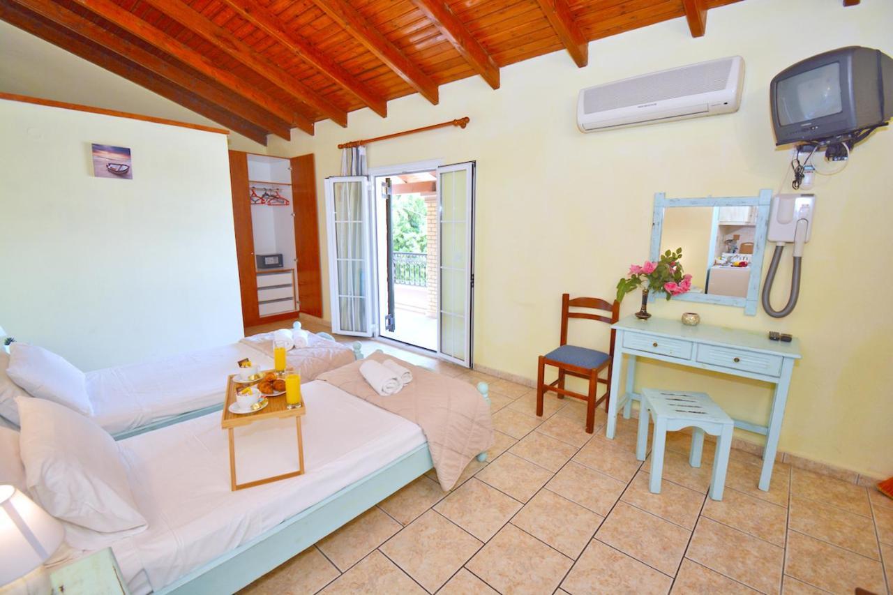 Mike'S Apartments Agios Gordios  Dış mekan fotoğraf