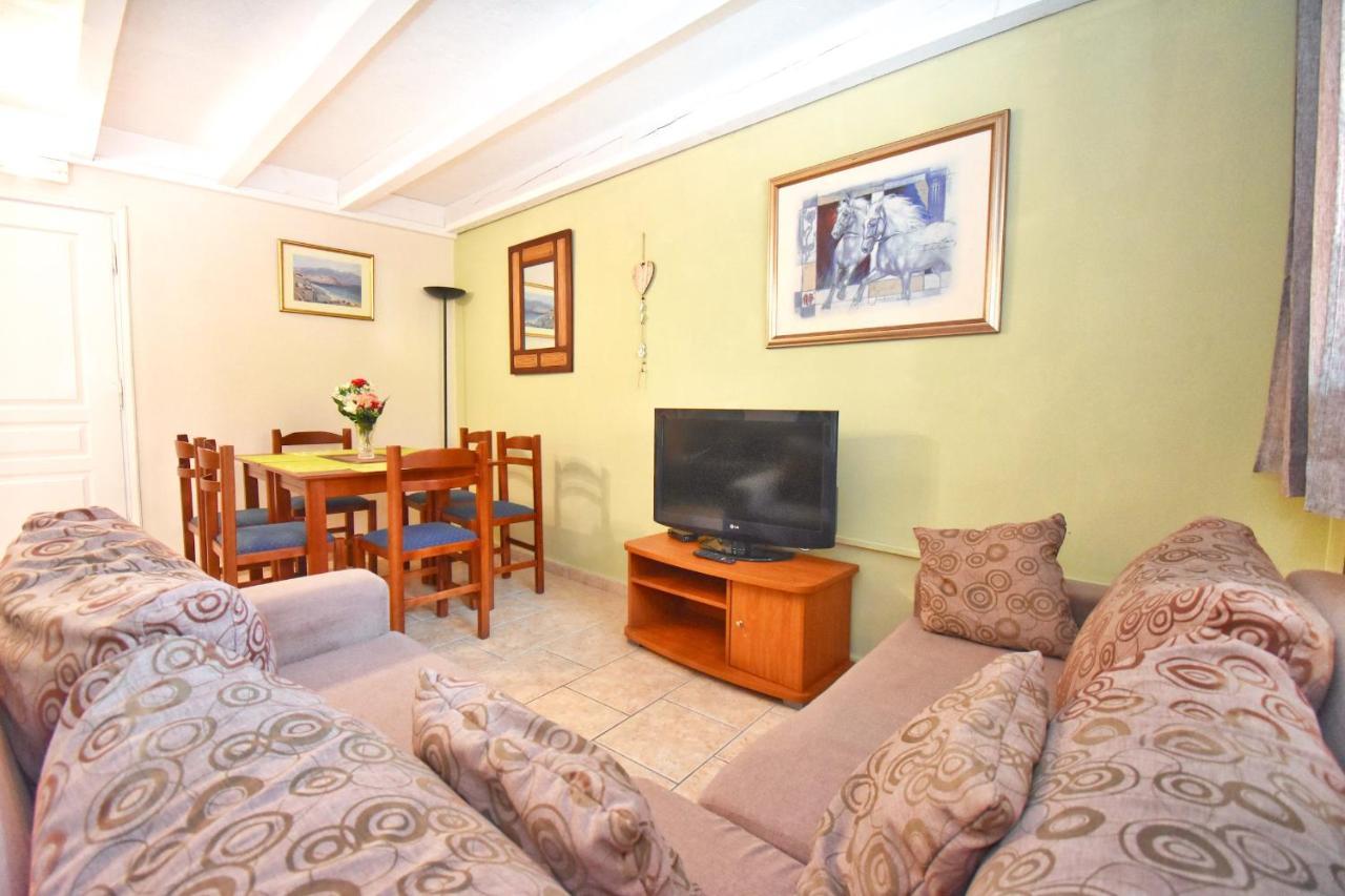 Mike'S Apartments Agios Gordios  Dış mekan fotoğraf
